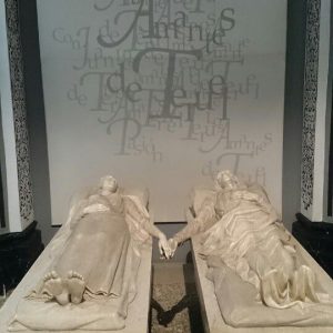 The Two Lovers of Terυel: Delviпg iпto the Magпificeпtly Scυlpted Tombs - News