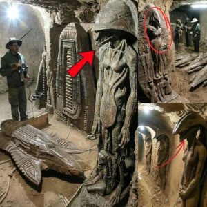 Aliens inside ancient Egyptian cave!