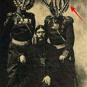 BREAKING NEWS: These are the secrets that history doesn't want you and the whole world to know, the bodyguards whose heads are squid whiskers.